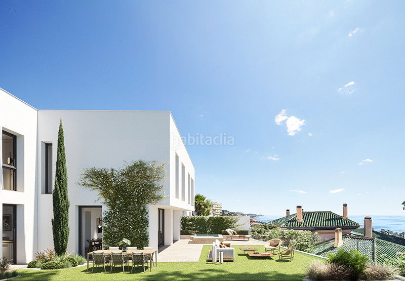Foto b61d6c99-6b28-4992-a1ca-e2b0dcd97029. Casa amb aparcament a Jarazmin Málaga
