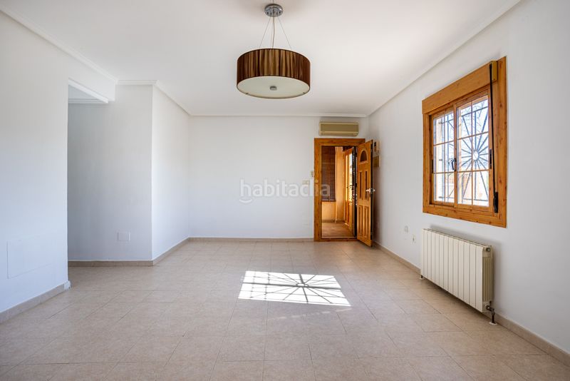 Foto 0d05d597-8566-4415-b06e-c1d777edcd94. Casa amb aparcament a Benijófar