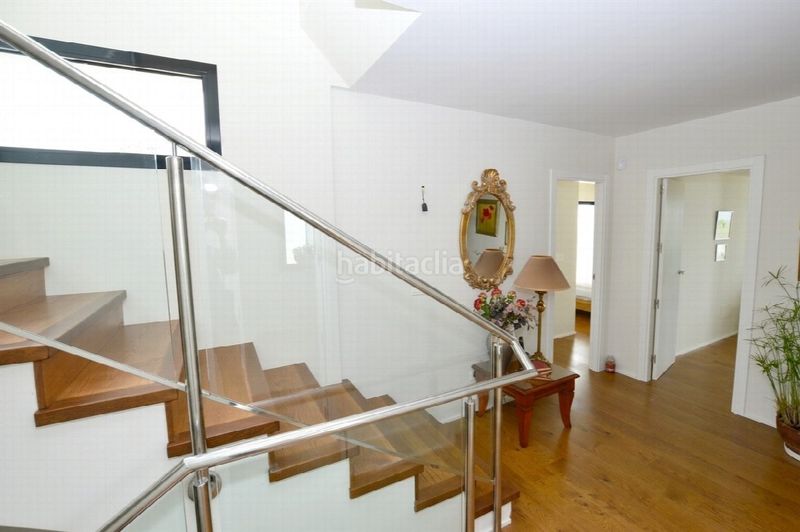 Foto 13fc77ed-4a24-47c4-93e0-ed29db8a1465. Casa amb aparcament a Las Flores Mijas