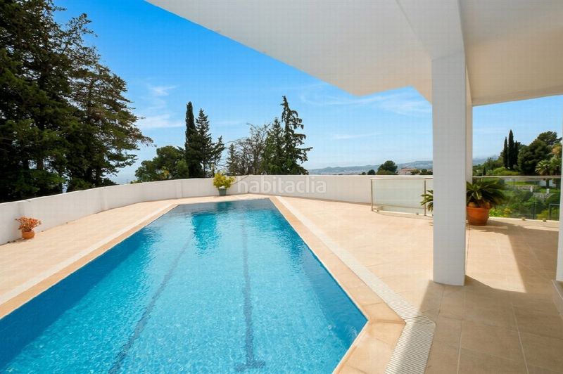 Foto 20dab484-8e97-47d4-9f56-657d1bbdd8b0. Casa amb aparcament a Las Flores Mijas