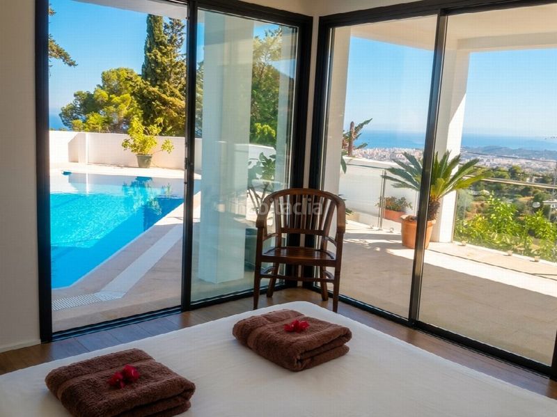 Foto 238ce51c-f409-46a1-b62f-fa2e06cba361. Casa amb aparcament a Las Flores Mijas