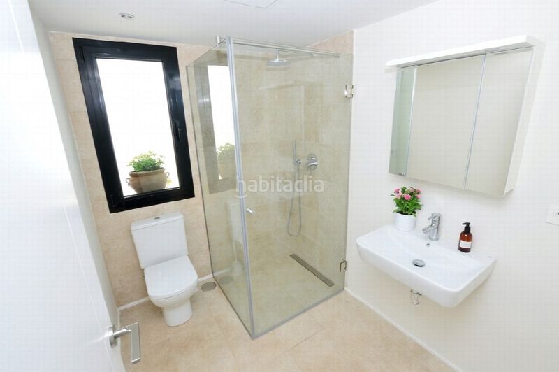 Foto 3b28c24e-c6af-49c6-a940-1b635cd5d1f7. Casa amb aparcament a Las Flores Mijas