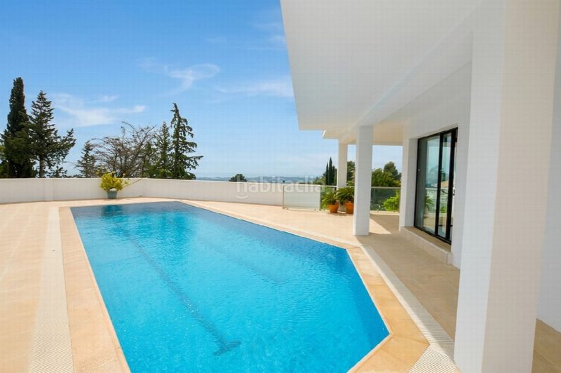 Foto 4204da4c-2cf8-47b1-bb03-aee40e1227be. Casa amb aparcament a Las Flores Mijas
