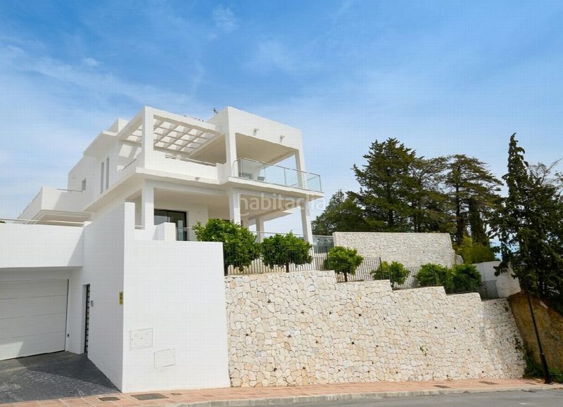 Foto dcd6043f-9cb8-47f9-ab0b-e2a130c1db91. Casa amb aparcament a Las Flores Mijas