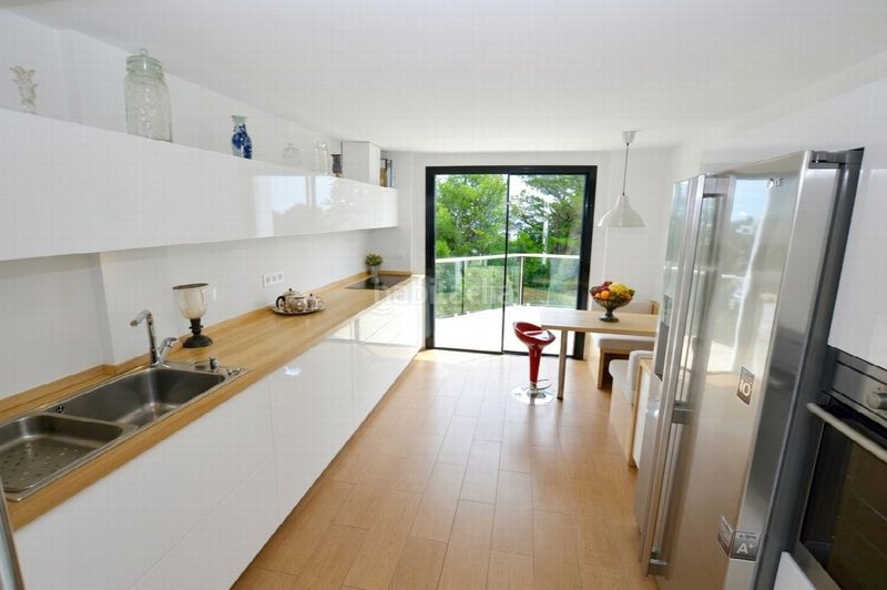Foto f6dae230-2882-4c37-a639-f4a80a64b397. Casa amb aparcament a Las Flores Mijas