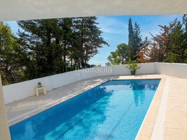 Foto fb12e9ec-5a12-4f67-8601-42ec5668f2d8. Casa amb aparcament a Las Flores Mijas