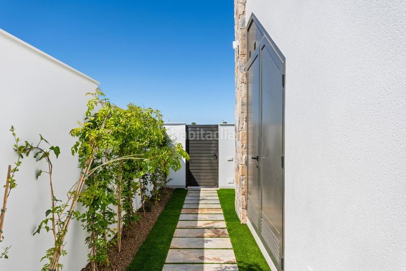 Foto c30be3c7-4e77-45c4-88c7-ef5149f8022a. Casa amb piscina a Centro Alcázares (Los)