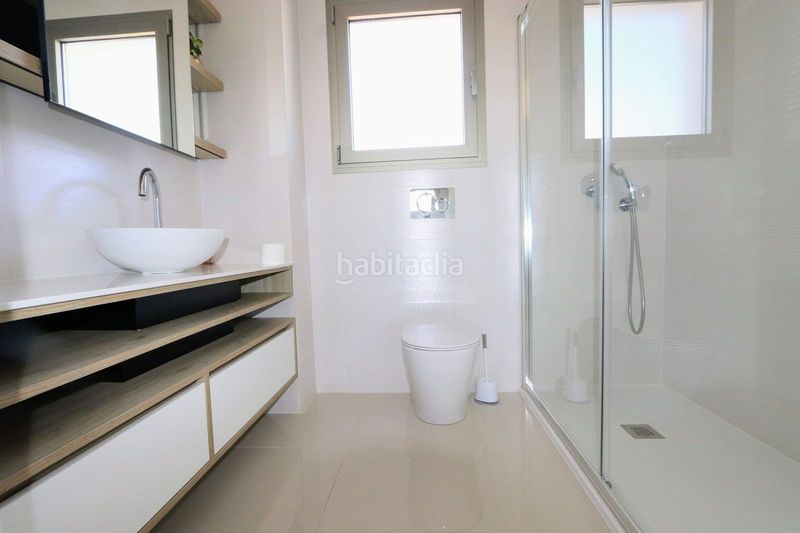 Foto bd5bac5c-8f97-4b26-9942-588a0cbcf7a9. Casa amb aparcament piscina a Centro Alcázares (Los)