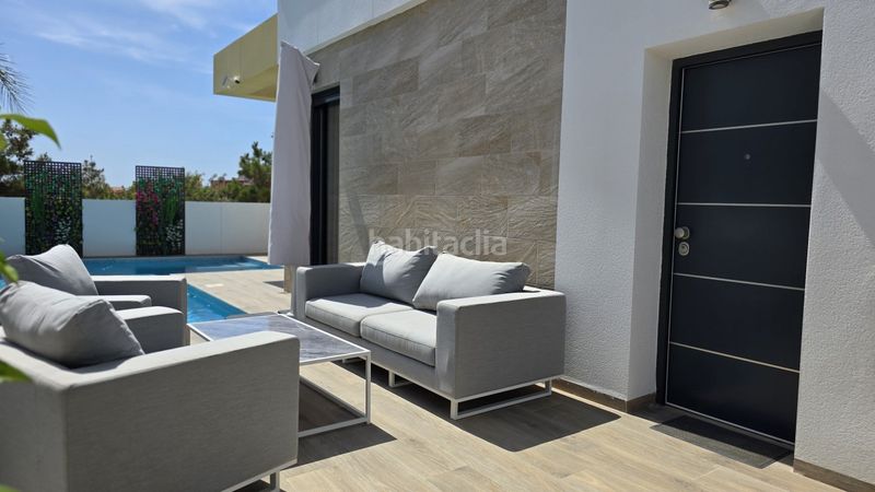 Foto ddd258ac-355e-4adb-b44e-ad455c0b9904. Casa amb piscina a Almoradí