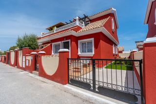 Casa adossada a Villamartín-Las Filipinas