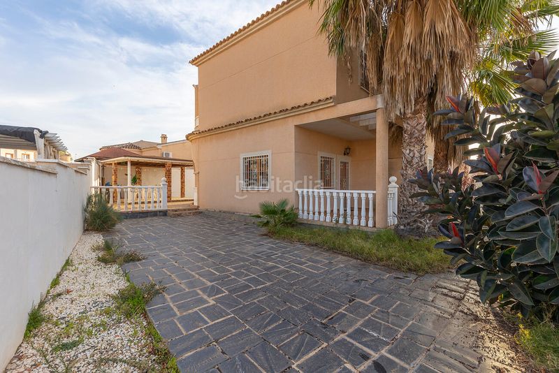 Foto 04afef38-aedc-415a-b633-e33b30509ccf. Casa amb piscina a Almoradí