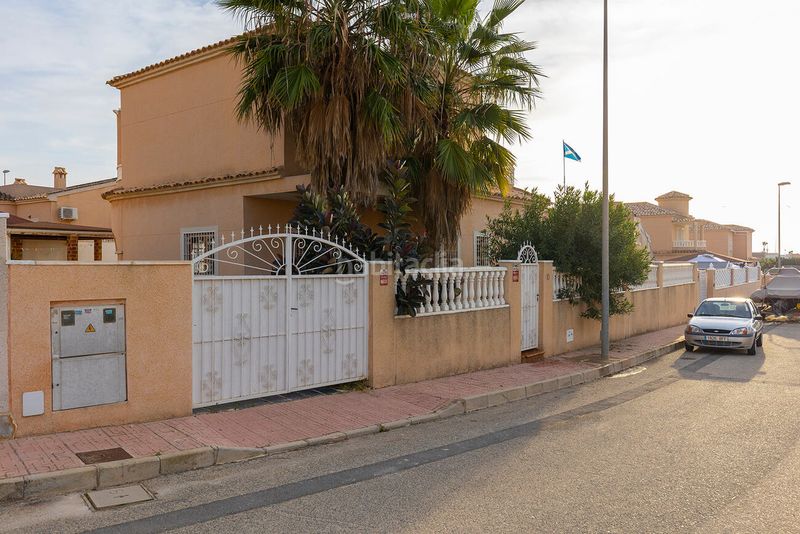 Foto 4a169ade-2d92-4990-b456-c5ca0a95887a. Casa amb piscina a Almoradí
