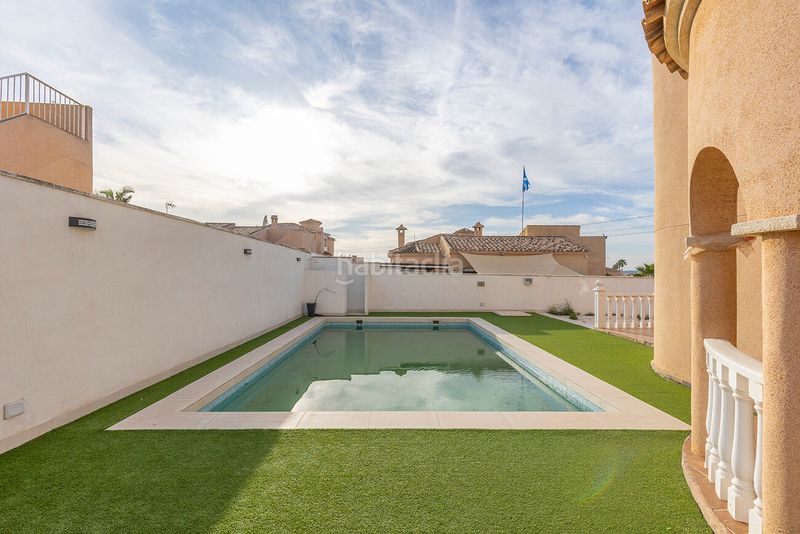 Foto 52a64f3b-14b8-4572-baf9-bdd0f0b9d2d9. Casa amb piscina a Almoradí