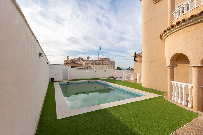 Foto d0ce585f-0f62-41fa-b705-3b70e7459cc2. Casa amb piscina a Almoradí