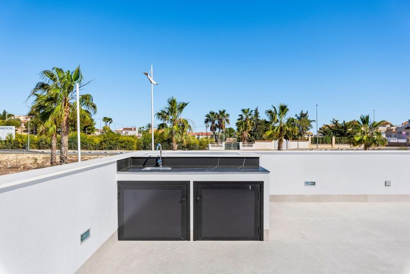 Foto 9cdfa18f-0b5e-4d29-8363-07cd565590c7. Casa amb piscina a Algorfa