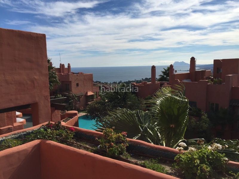 Foto 2badaaaa-c89c-4727-ad3f-16f418550e00. Casa adossada amb piscina a Chullera Manilva