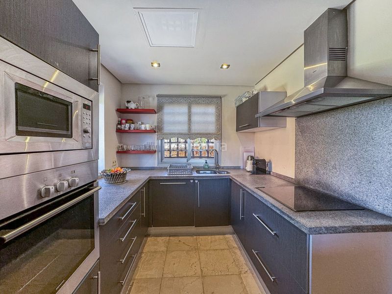 Foto 3f4bc55b-99d9-4bcc-8f80-ce5c8ce43753. Casa adossada amb piscina a Chullera Manilva