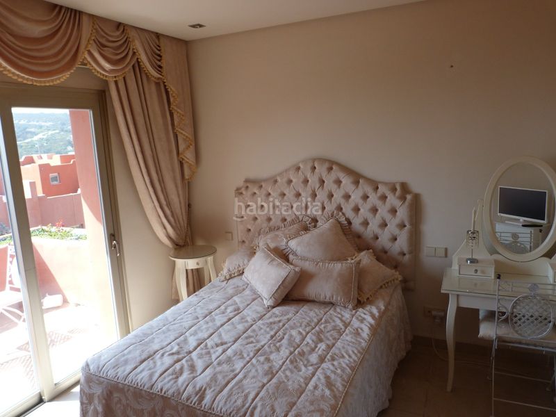 Foto 62678d93-8aad-443a-af44-51b909137803. Casa adossada amb piscina a Chullera Manilva