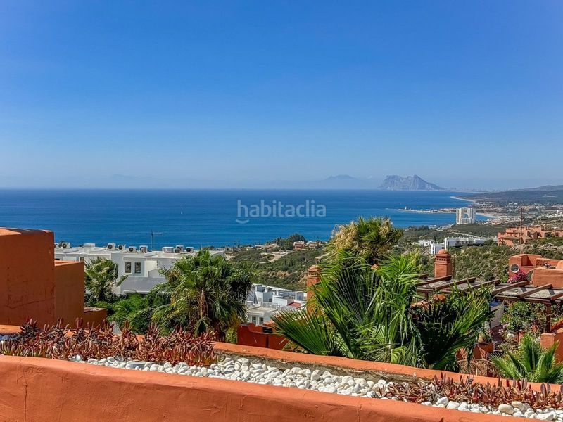 Foto fc3ca20b-cfd0-443c-9eb3-0a465bb9f8ff. Casa adossada amb piscina a Chullera Manilva