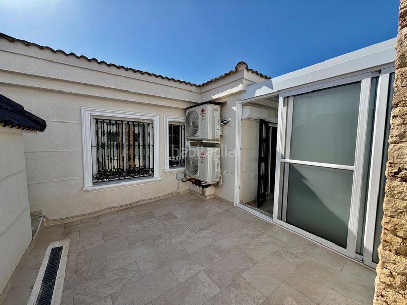 Foto ef22a022-98ad-42e1-8a76-0940228e6ee8. Casa a La Zenia Orihuela