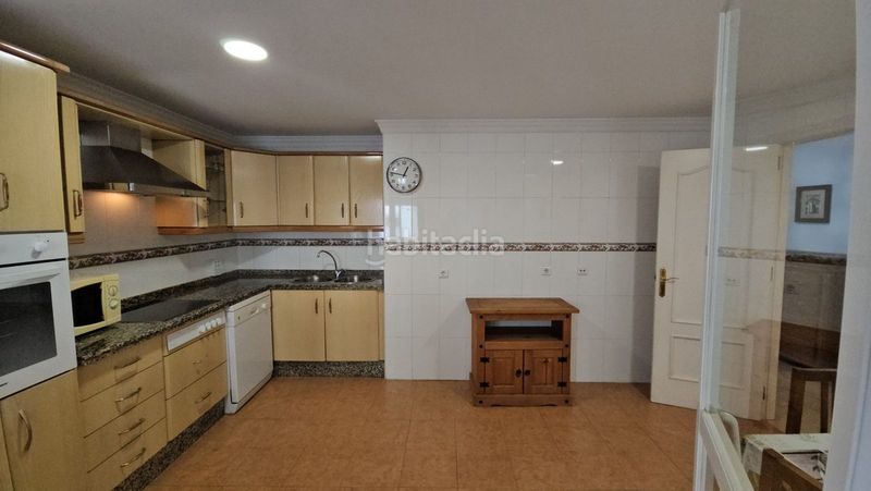 Foto 7359b938-d51c-4d5e-bd59-ebacd5662bc8. Casa adossada amb aparcament a Rojales