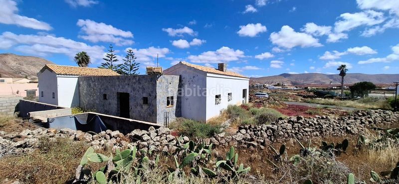 Foto 461cdc3b-7eca-40f7-be34-7abe859b7fea. Casa amb aparcament a La Oliva pueblo Oliva (La)