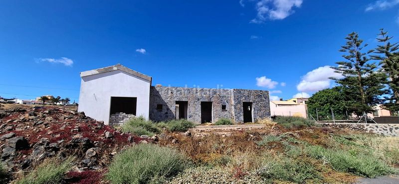 Foto 8053c9e0-9385-43d8-98f5-4f9455487f3f. Casa amb aparcament a La Oliva pueblo Oliva (La)