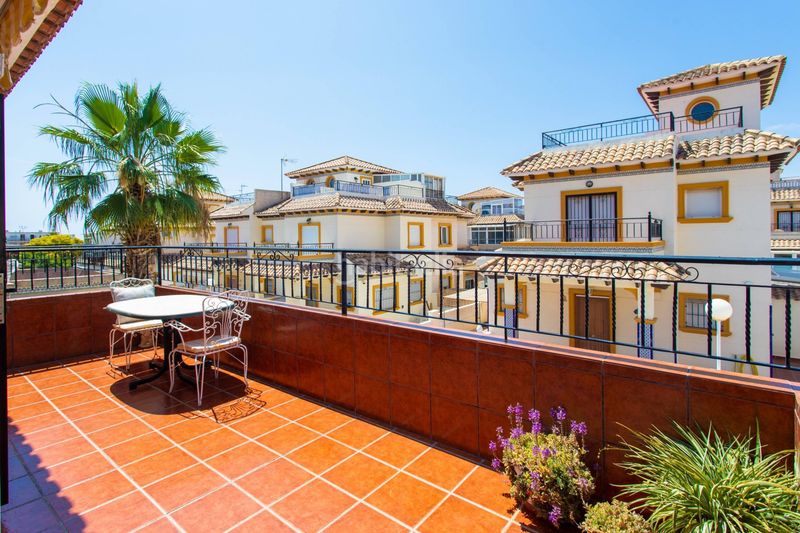Foto 5954ffb2-fb7f-48d7-b634-55477f8c1b46. Casa a Punta Prima Orihuela