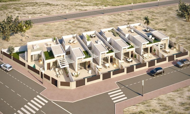 Foto dad67c34-dfae-4c9e-89ba-f4399f85ed05. Casa amb piscina a Centro Alcázares (Los)