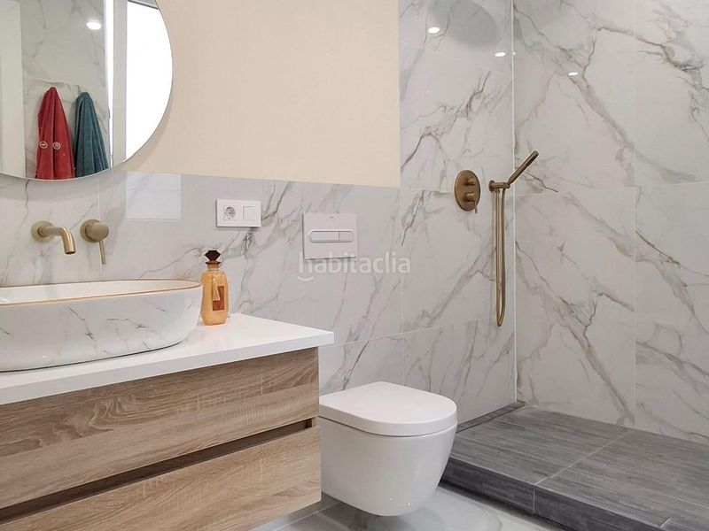Foto c32867f4-b899-4314-8dbe-65247506a69b. Apartament amb aparcament a El Acequión Torrevieja