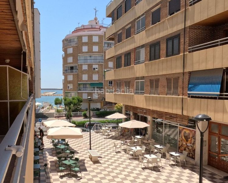 Foto daf2a2c2-1bd2-4e21-a607-837a35876efc. Apartament amb aparcament a El Acequión Torrevieja