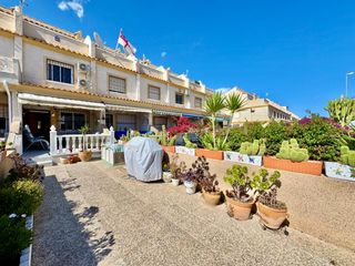 Casa adossada a Villamartín-Las Filipinas