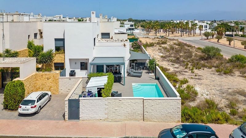 Foto d7a36d01-4f8b-433c-af11-d31b3f68233d. Casa a Rojales