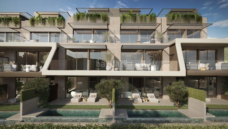 Foto 999c25fa-6ec7-4007-8607-9002738f1be6. Casa amb piscina a Elviria Marbella