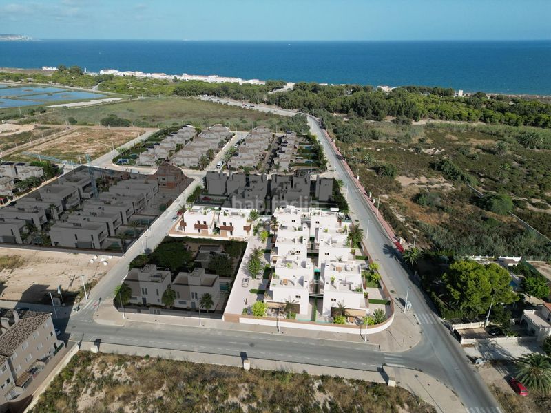 Foto b3951da4-b8e4-441b-9427-3d39058abf50. Casa a La Marina Elche / Elx