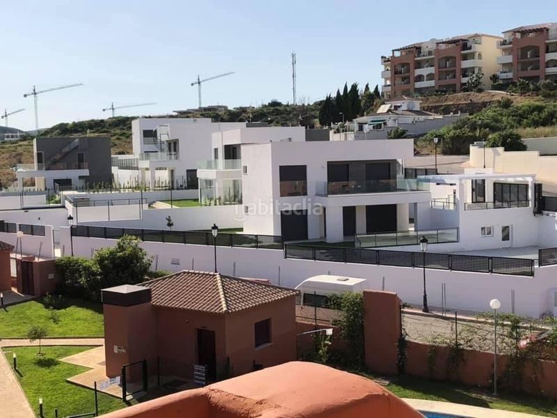 Foto efeaf67f-213d-4206-9ead-fc66d7c54d9a. Casa amb piscina a El Castillo Manilva
