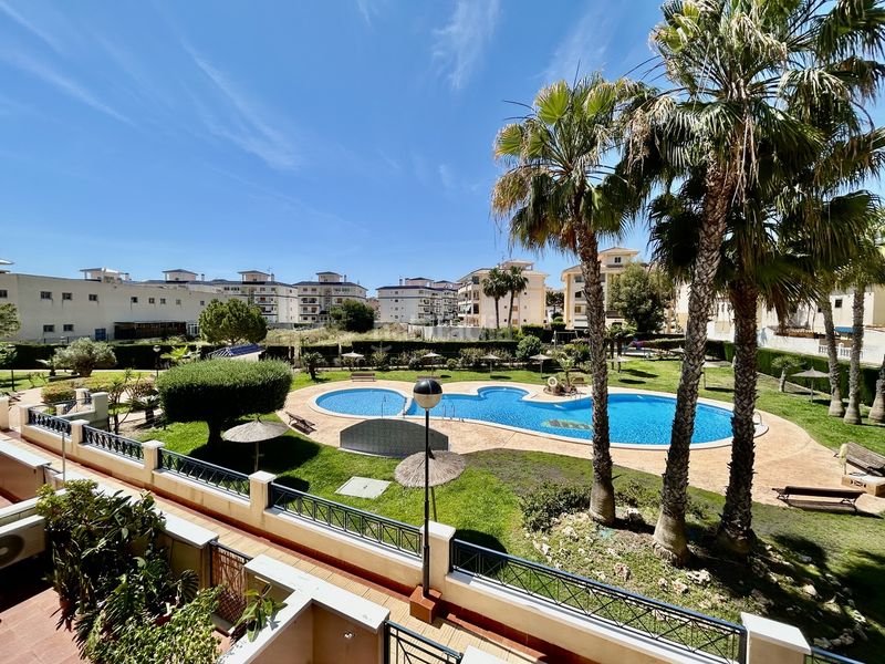 Foto 48ef6c16-24f8-4807-a891-859200c511c3. Apartament amb aparcament a Los Europeos Torrevieja