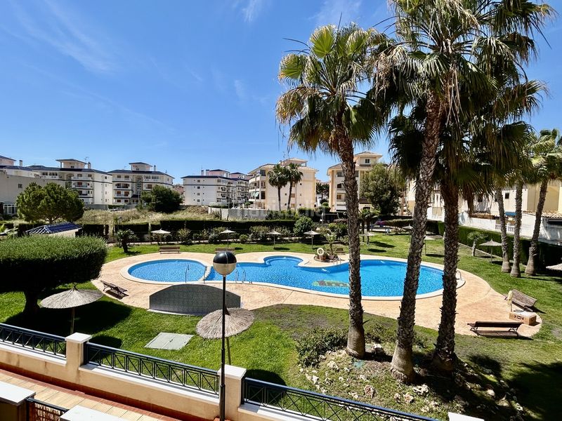 Foto e9d8fe8c-1bf1-4c90-9833-3967a476fe0f. Apartament amb aparcament a Los Europeos Torrevieja