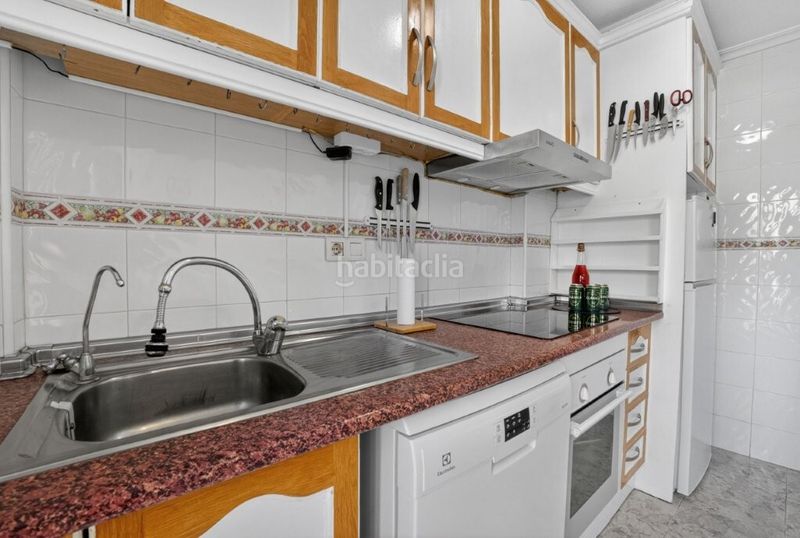 Foto ea99e5e9-c7a4-464e-acd2-b25e5ddc70ac. Casa adossada a Parque de las Naciones Torrevieja