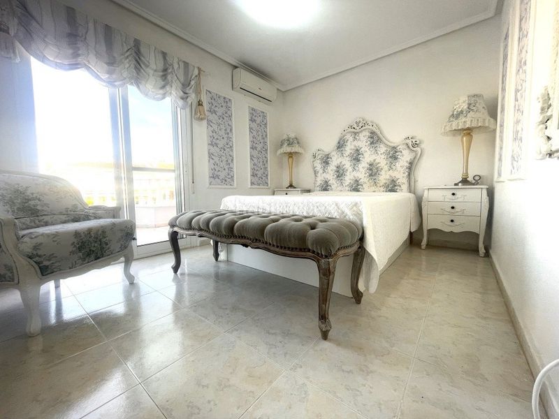 Foto af4bf2e0-44cd-4508-a653-1188d82cb489. Casa amb aparcament a Benijófar