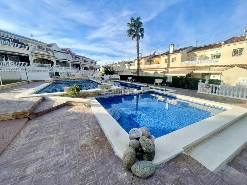 Foto bae42efe-9a80-4b97-b6bd-04e2fb38bfd4. Casa amb aparcament a Benijófar