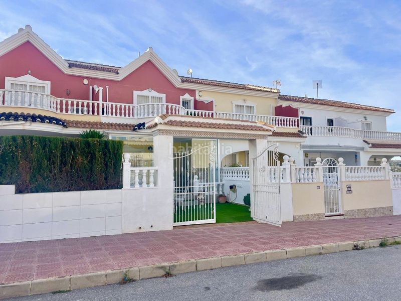 Foto d347dede-70e6-4935-9e59-2413deea53e2. Casa amb aparcament a Benijófar