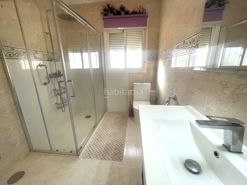 Foto da8383f0-3d24-49d6-90e7-583636912c52. Casa amb aparcament a Benijófar