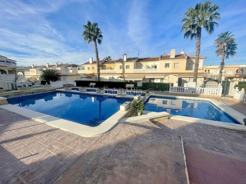 Foto de30a2e1-32aa-4650-83d5-d74a2a17dc5d. Casa amb aparcament a Benijófar