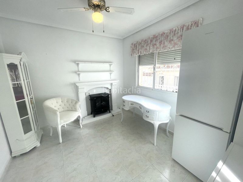 Foto ea8eff88-ae05-4e4d-8aef-a8e8ee67fd4d. Casa amb aparcament a Benijófar