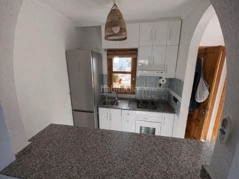 Foto fb0c8c85-e991-41d3-94ba-3b5dd6c97bd6. Casa adossada amb aparcament a Rojales