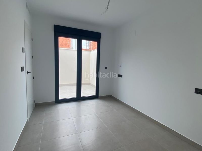 Foto 7046d569-876b-498c-bb56-b6f3a354e368. Casa amb piscina a Centro Alcázares (Los)
