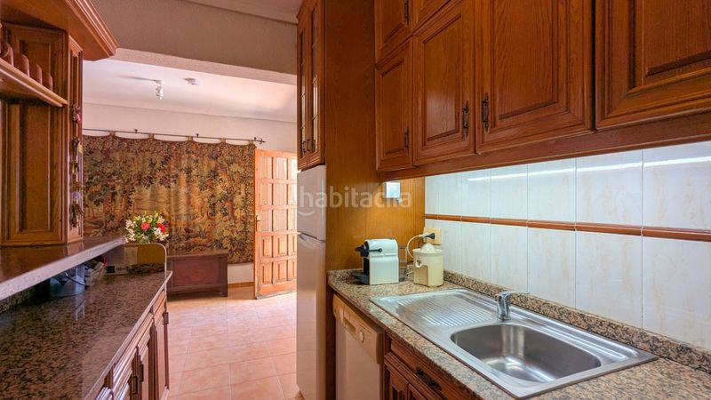 Foto daec03d3-af61-4ff4-b51a-9edb04309284. Casa amb piscina a Rojales