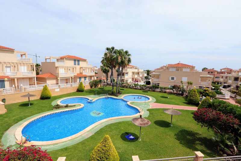 Foto 6ba4c3f0-55bf-4a82-8cc7-31d3c3238908. Casa amb aparcament piscina a El Molino Torrevieja