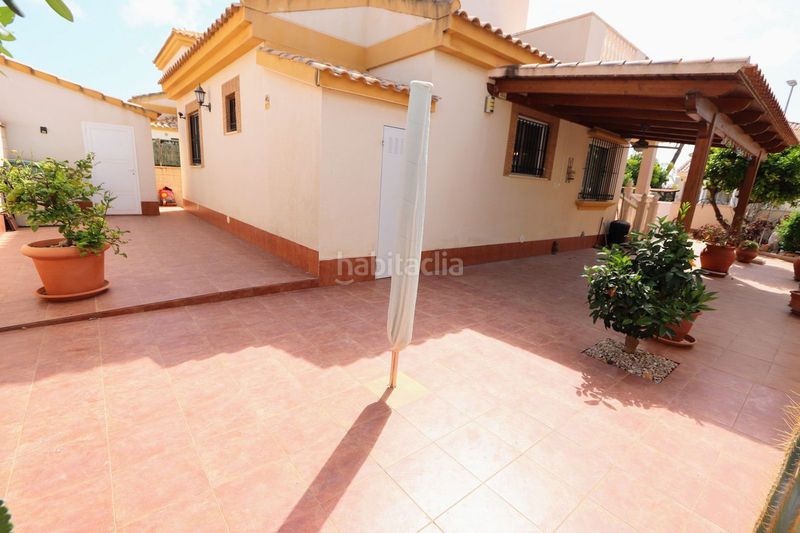 Foto a09e8aad-783c-4c0f-87c3-c03a08f4afbe. Casa amb aparcament a San Miguel Murcia